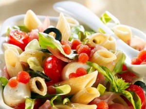 Итальянский салат с макаронами