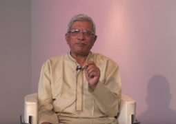 Легенда мира йоги профессор Йогашри Рагхурам