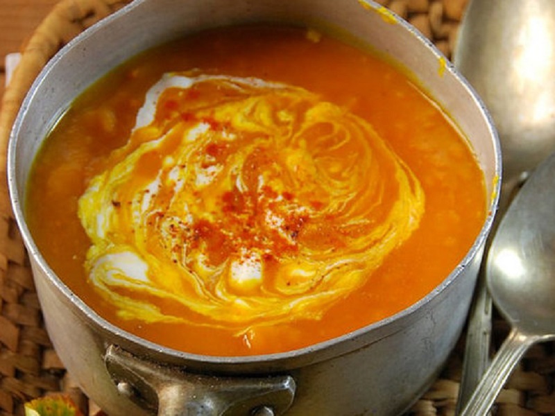 Тыквенный суп с помидорами
