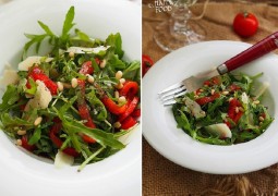 Простой салат с перцем гриль рукколой и пармезаном