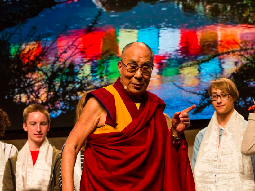 Далай Лама «Если детей не ласкать, не обнимать, то есть не любить по-настоящему, то их нормальное развитие обречено»(2)